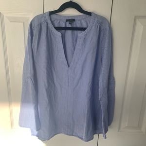 Ann Taylor seersucker blouse white and blue stripes SP